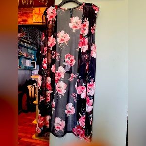 Sleeveless Floral Knee-Length sweater